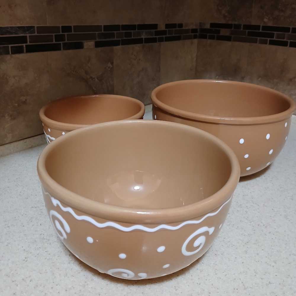 3 Vintage Hand-painted Italian Terracotta Serving Bowls.